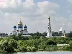 Николо-Угрешский монастырь, фото с Москвы-реки