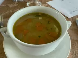 Суп гороховый со свининой и копчёностями, ресторан теплохода «Василий Суриков»