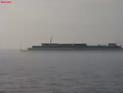 Теплоход в тумане на Ладоге