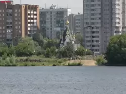 Церковь на берегу Москвы-реки