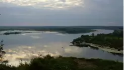 Вид из парка «Дальняя круча» в Павлово на излучину Оки