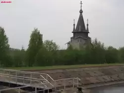 Храм  Святителя Николая на берегу Беломорканала