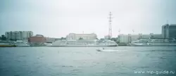 В речном порту Санкт-Петербурга