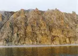 Обнажения горных пород на берегах Лены, фото