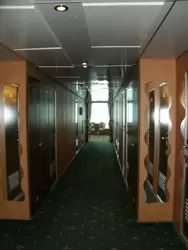 Т/х «Н. Карамзин», коридор средней палубы