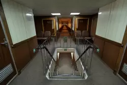 Лестница в коридоре Шлюпочной палубы теплохода «Волга Стар»