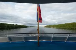 Вид с кормы на реку Свирь, теплоход «Волга Стар»